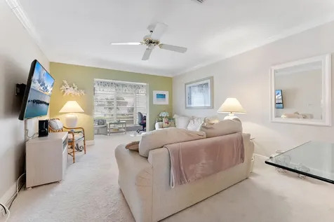 2401 Del-aire Boulevard E Delray Beach FL 33445