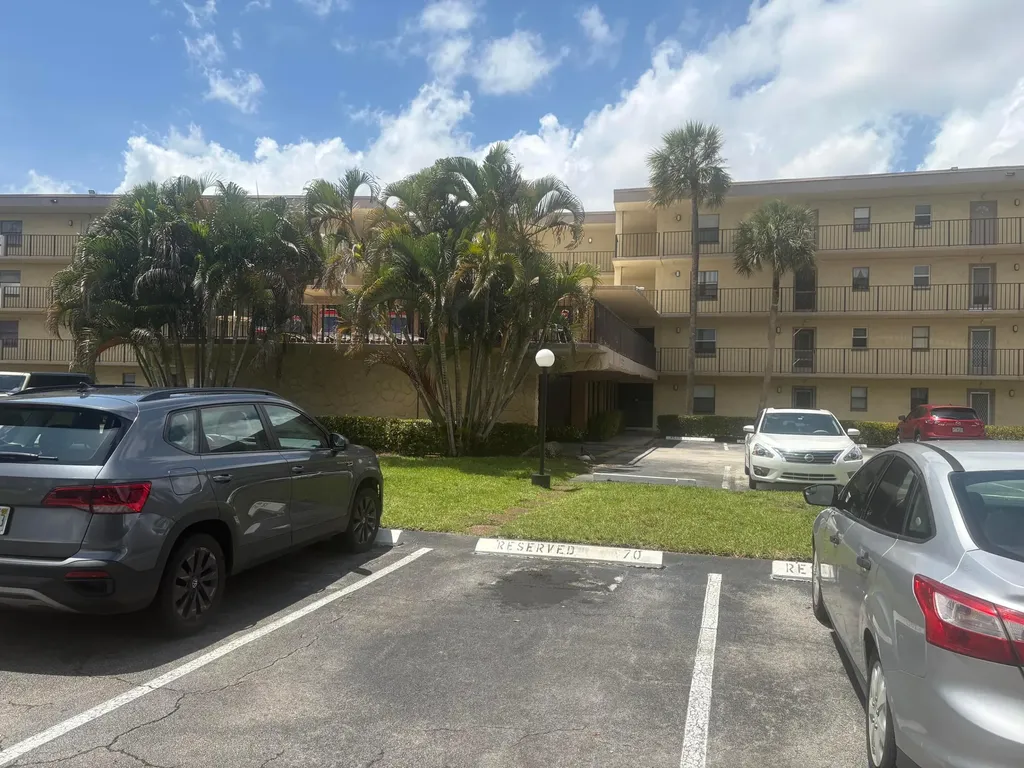 9355 SW 8th Street Boca Raton FL 33428