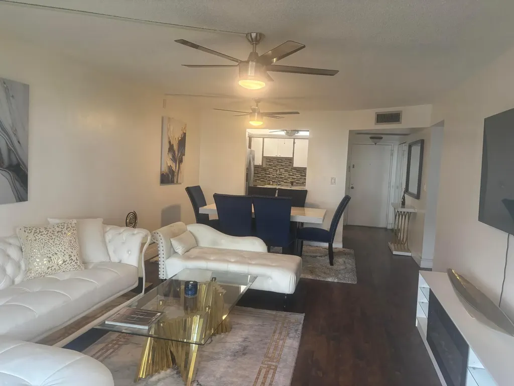 9355 SW 8th Street Boca Raton FL 33428