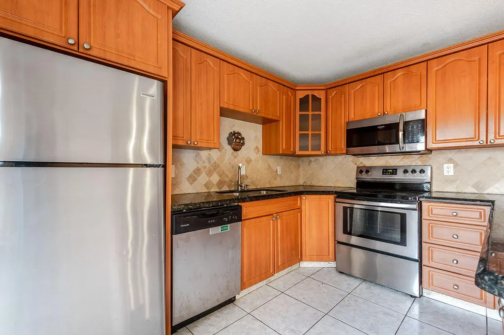 941 Springdale Circle Palm Springs FL 33461