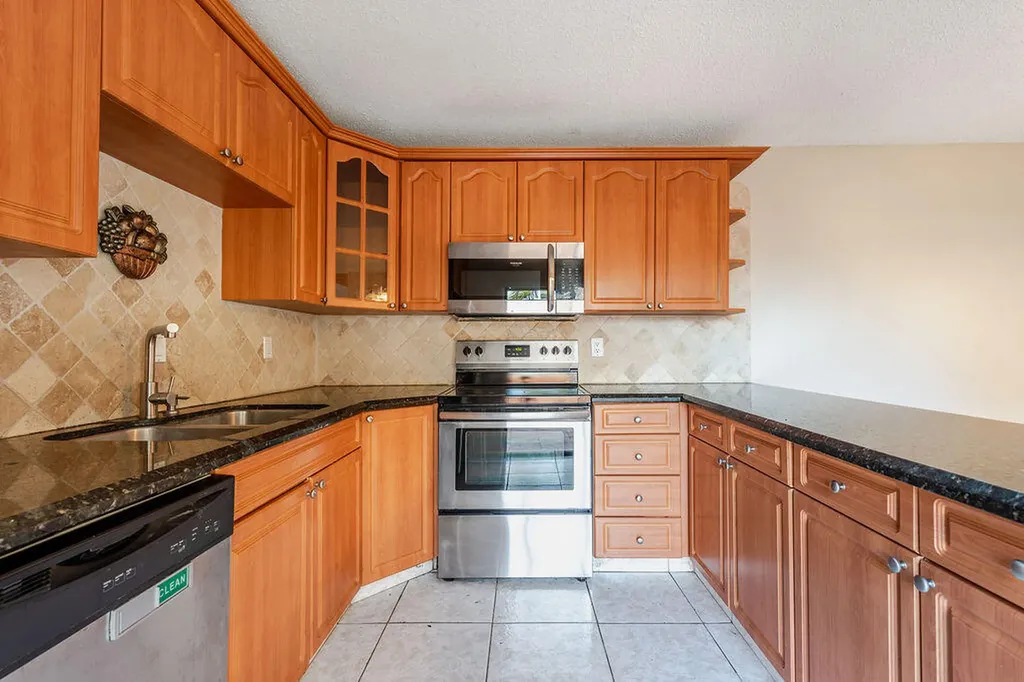 941 Springdale Circle Palm Springs FL 33461