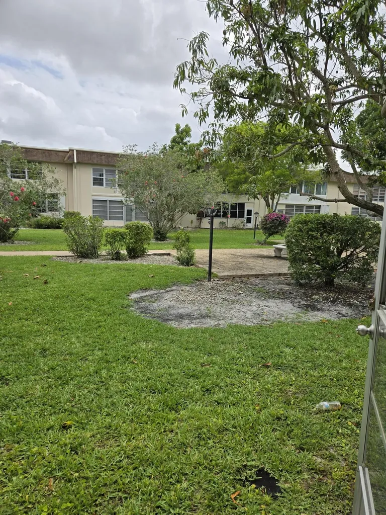 103 Oxford 400 West Palm Beach FL 33417