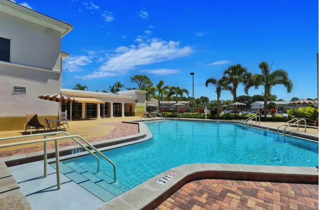 103 Oxford 400 West Palm Beach FL 33417