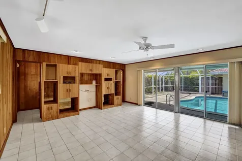 4200 Buchanan Street Hollywood FL 33021