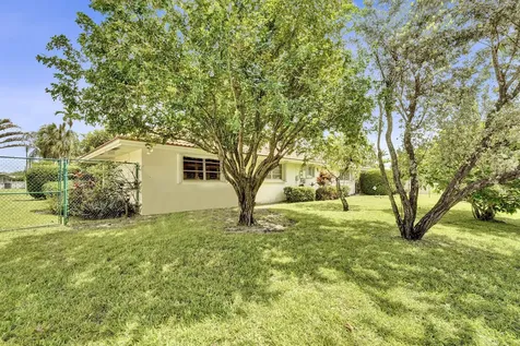 4200 Buchanan Street Hollywood FL 33021