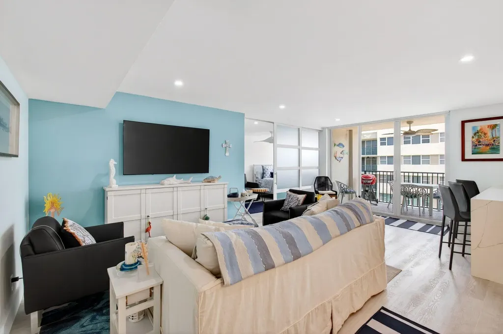 1236 Hillsboro Mile Hillsboro Beach FL 33062