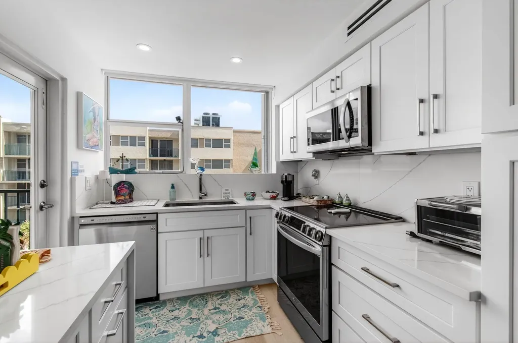 1236 Hillsboro Mile Hillsboro Beach FL 33062