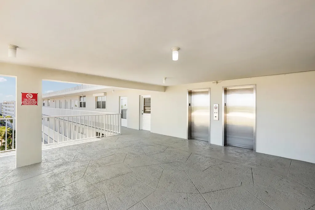 6161 NW 2nd Avenue Boca Raton FL 33487