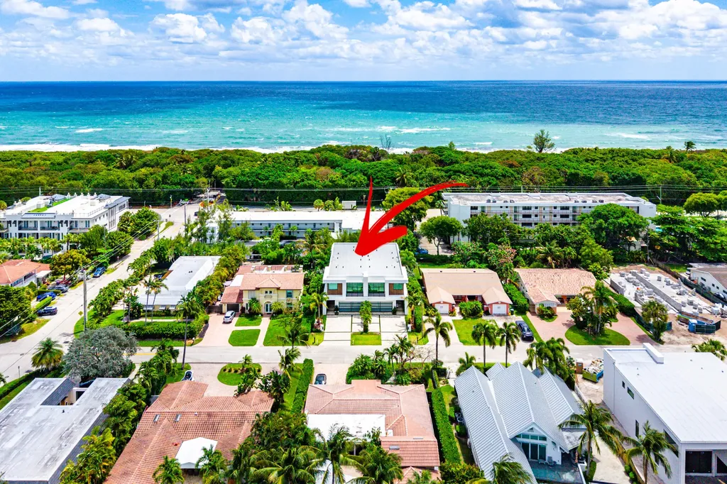 320 NE Wavecrest Way Boca Raton FL 33432