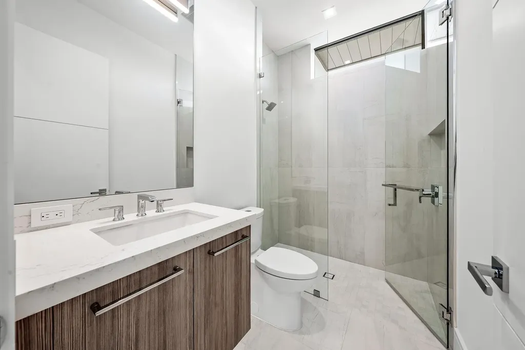 320 NE Wavecrest Way Boca Raton FL 33432