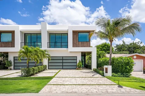320 NE Wavecrest Way Boca Raton FL 33432
