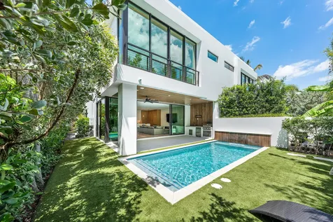 320 NE Wavecrest Way Boca Raton FL 33432