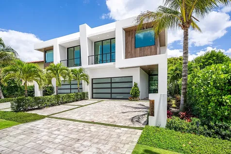 320 NE Wavecrest Way Boca Raton FL 33432