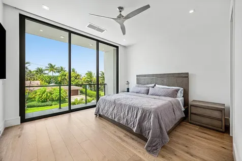 320 NE Wavecrest Way Boca Raton FL 33432
