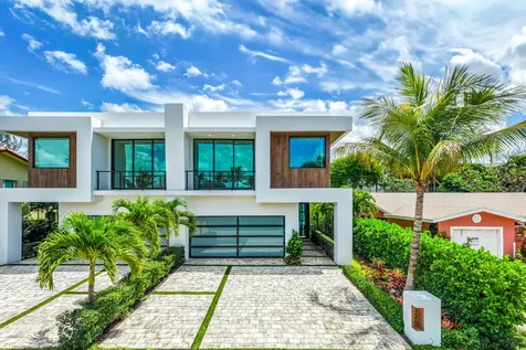 320 NE Wavecrest Way Boca Raton FL 33432