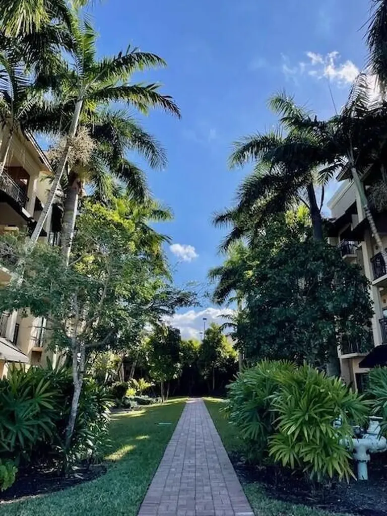 4907 Midtown Lane Palm Beach Gardens FL 33418