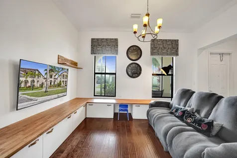 3946 NW 84th Way Cooper City FL 33024