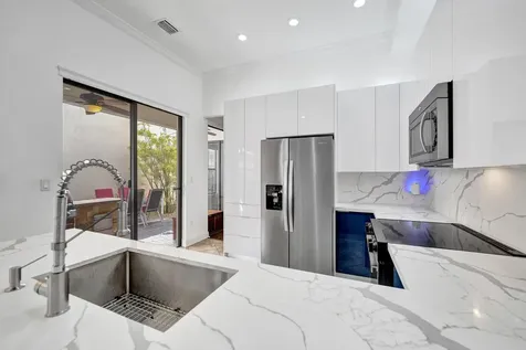 3946 NW 84th Way Cooper City FL 33024