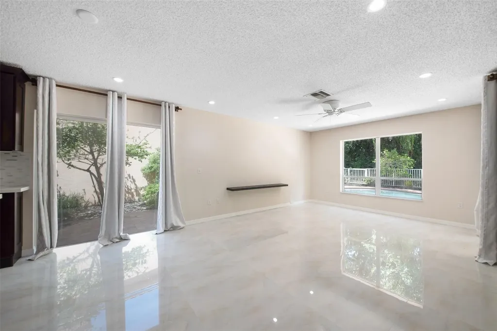 6625 NW 75th Place Parkland FL 33067