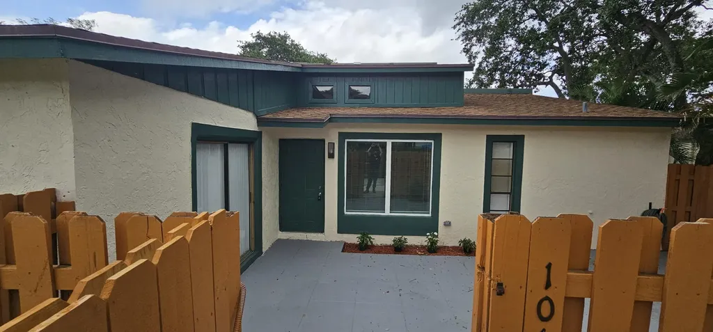 1016 Manor Drive Palm Springs FL 33461