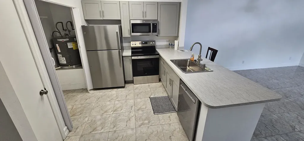 1016 Manor Drive Palm Springs FL 33461