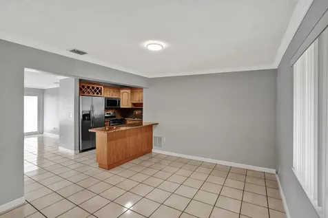 7200 W 14th Avenue Hialeah FL 33014