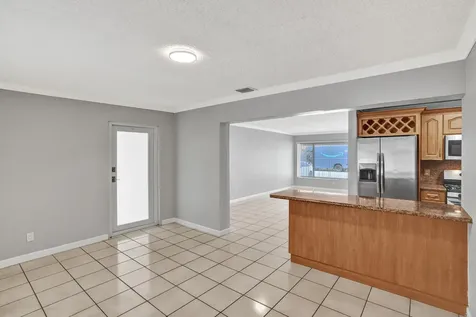 7200 W 14th Avenue Hialeah FL 33014