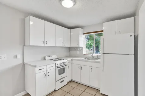 7200 W 14th Avenue Hialeah FL 33014