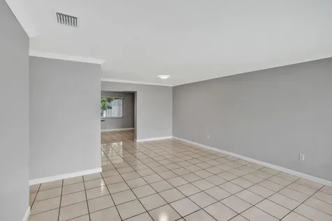 7200 W 14th Avenue Hialeah FL 33014