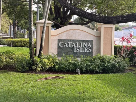 8839 S Isles Circle Tamarac FL 33321