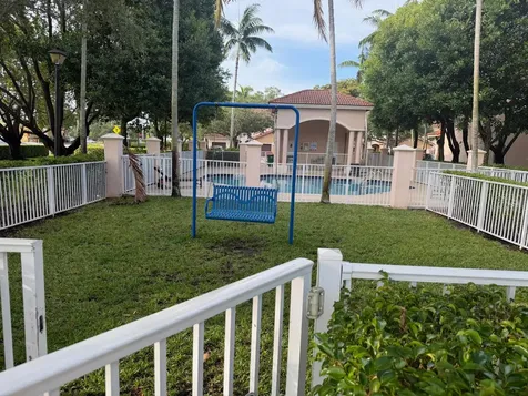 8839 S Isles Circle Tamarac FL 33321