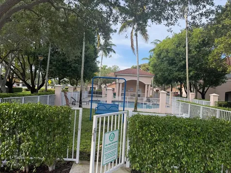 8839 S Isles Circle Tamarac FL 33321