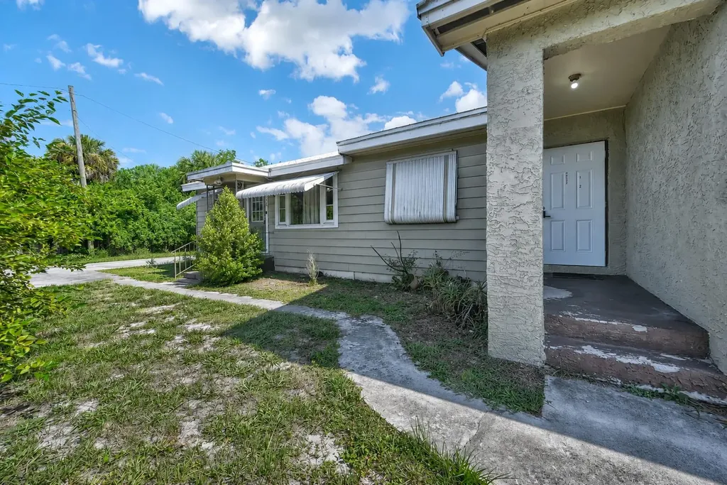 4232 Edwards Road Fort Pierce FL 34981