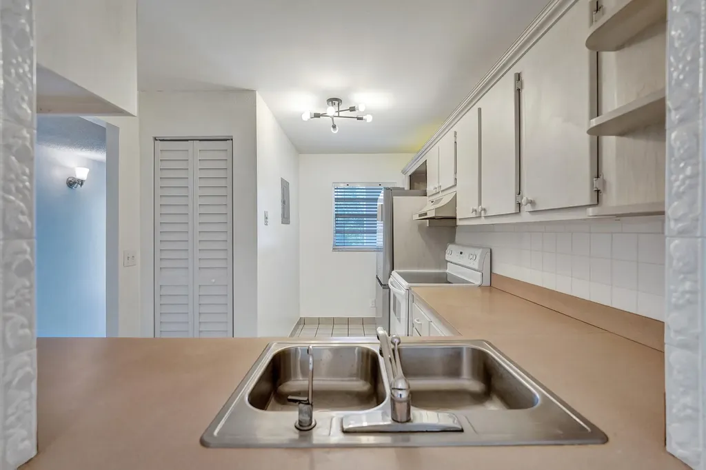 9470 Poinciana Place Davie FL 33324