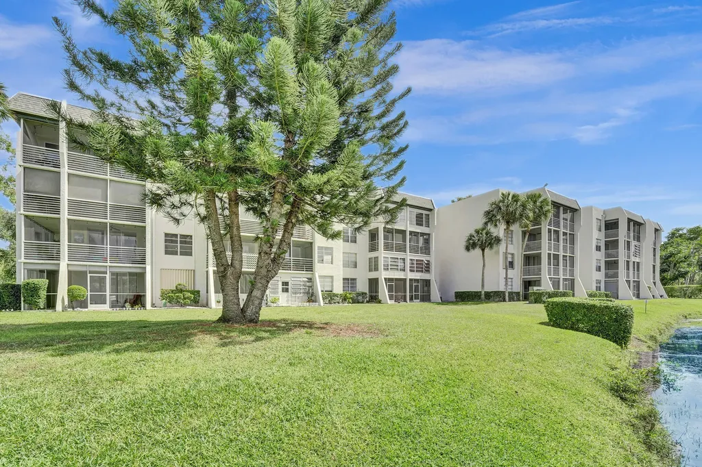 9470 Poinciana Place Davie FL 33324