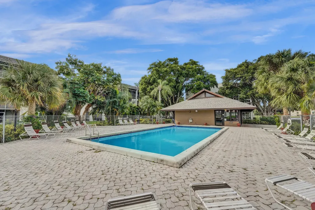 9470 Poinciana Place Davie FL 33324