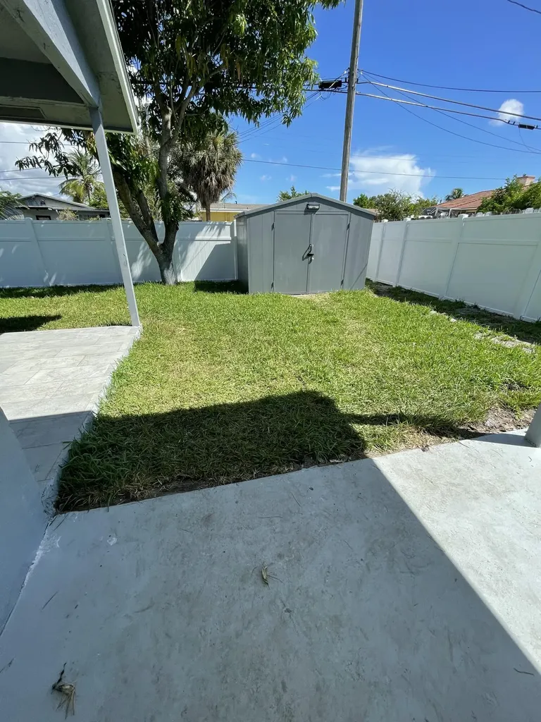 378 NW 2nd Way Deerfield Beach FL 33441