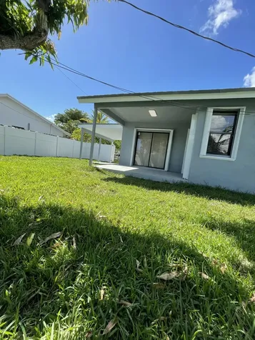 378 NW 2nd Way Deerfield Beach FL 33441