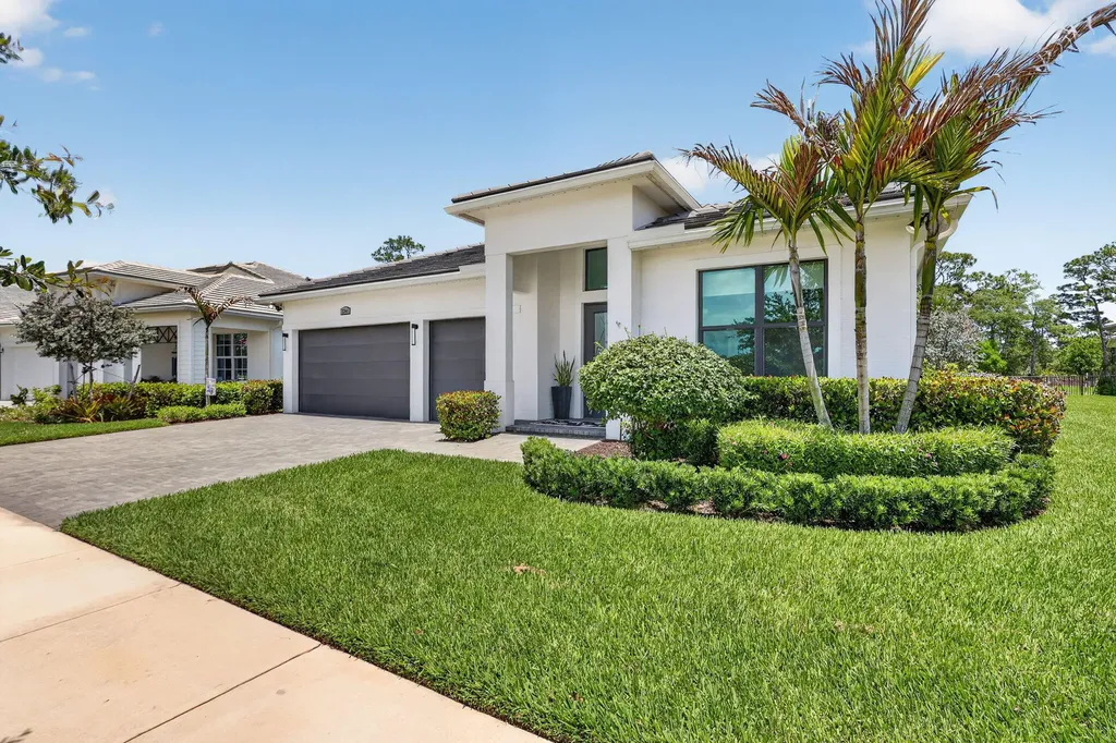 2341 SE Canopy Cove Lane Port St Lucie FL 34984