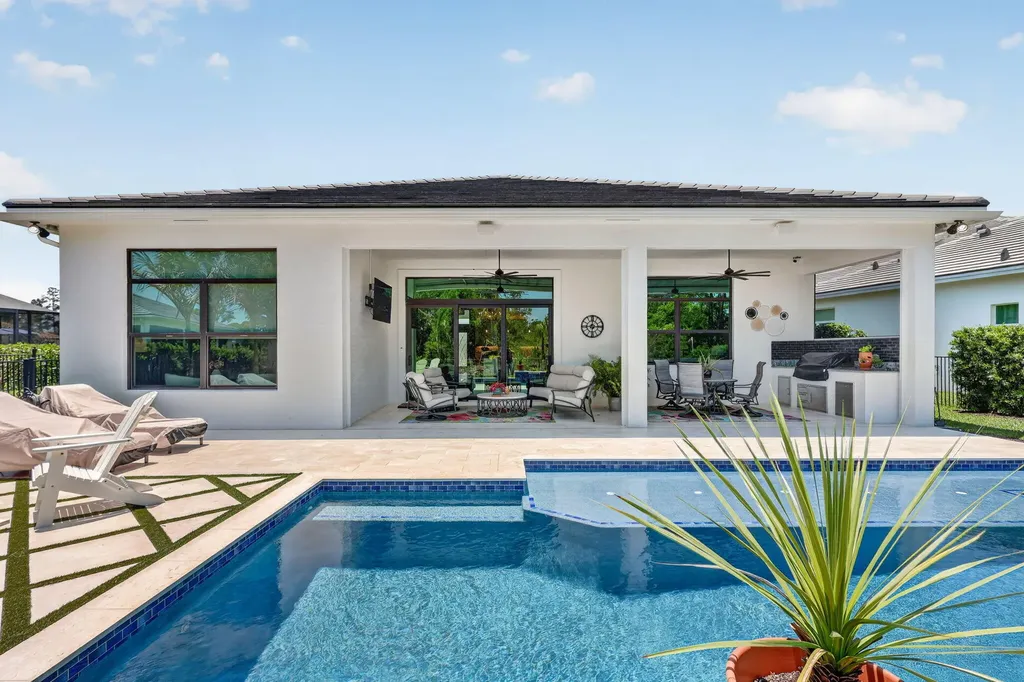 2341 SE Canopy Cove Lane Port St Lucie FL 34984