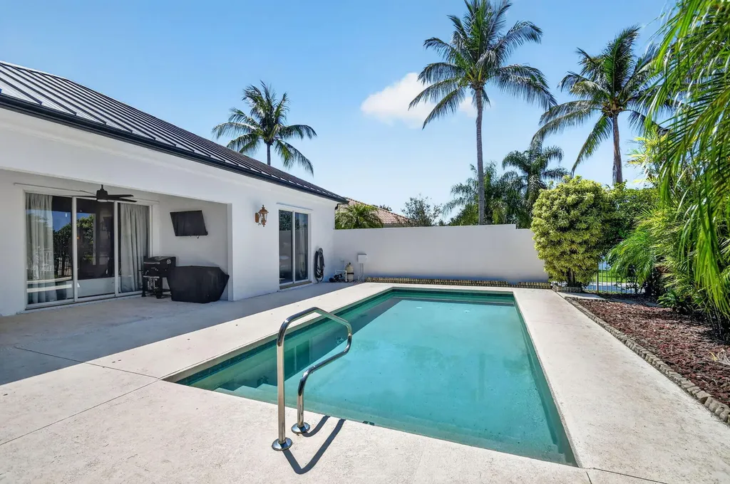 8142 Jolly Harbour Court Wellington FL 33414