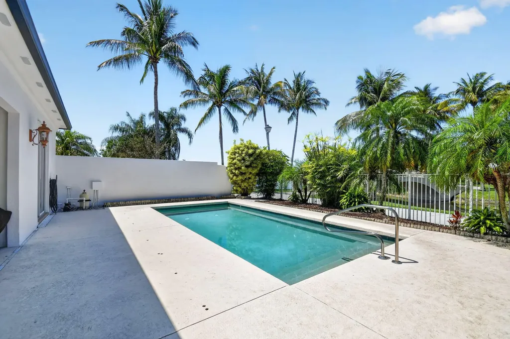 8142 Jolly Harbour Court Wellington FL 33414