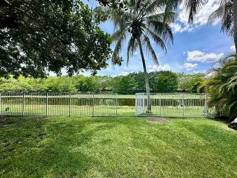 386 Carrington Drive Weston FL 33326
