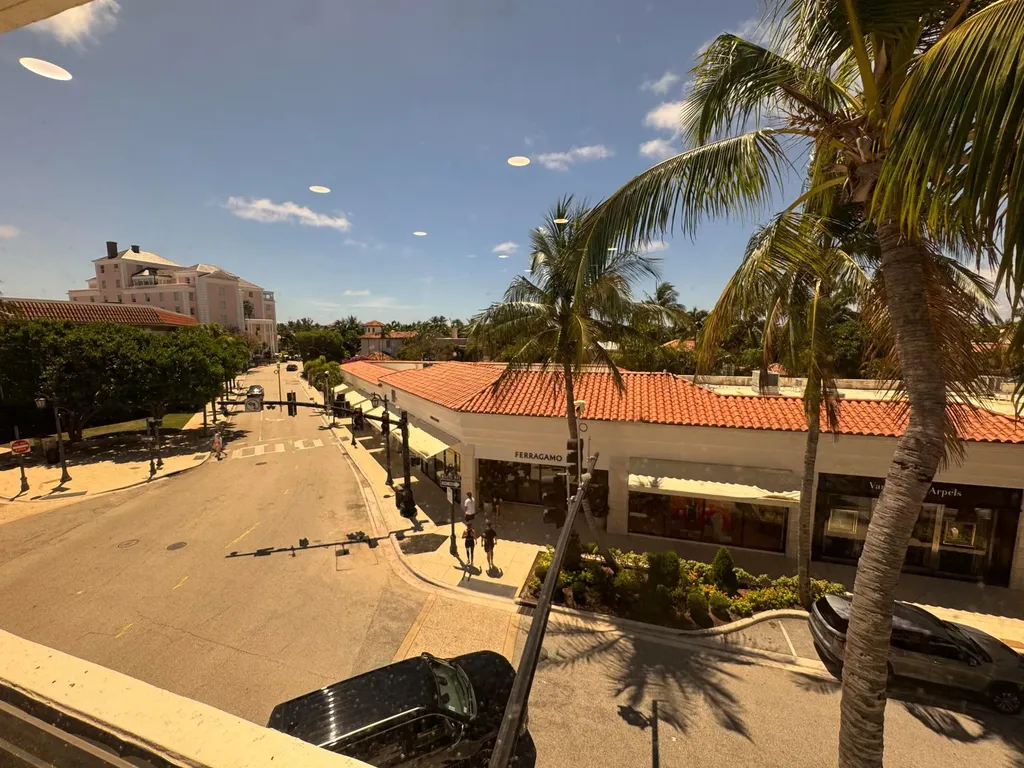 201 Worth Avenue Palm Beach FL 33480