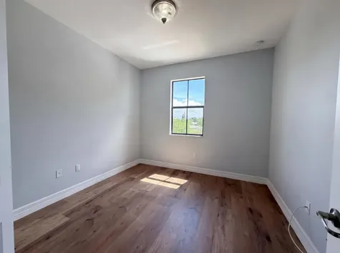 5213 NW 50th Terrace Tamarac FL 33319