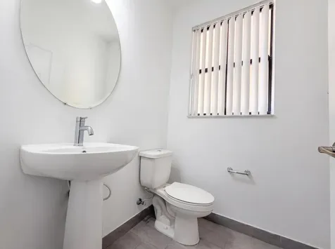 5213 NW 50th Terrace Tamarac FL 33319