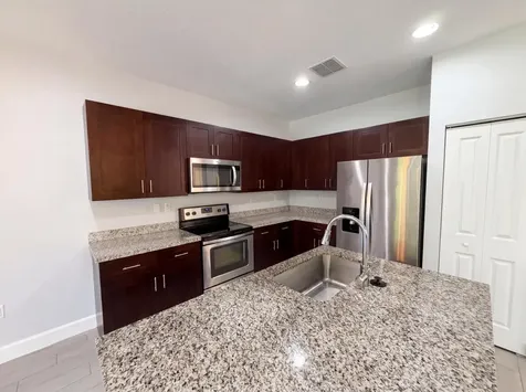 5213 NW 50th Terrace Tamarac FL 33319
