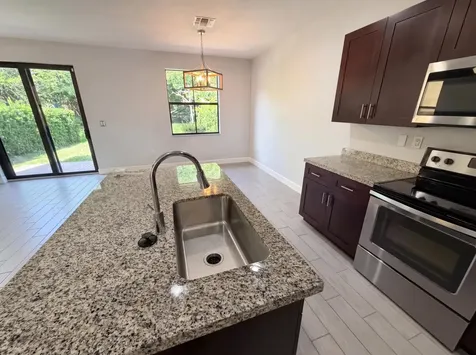 5213 NW 50th Terrace Tamarac FL 33319