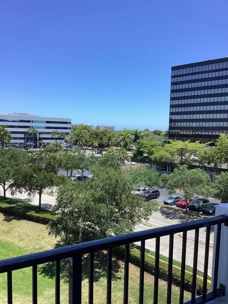 2421 NE 65th Street Fort Lauderdale FL 33308