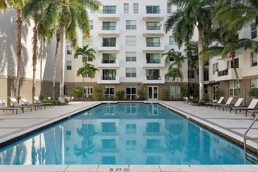 2421 NE 65th Street Fort Lauderdale FL 33308